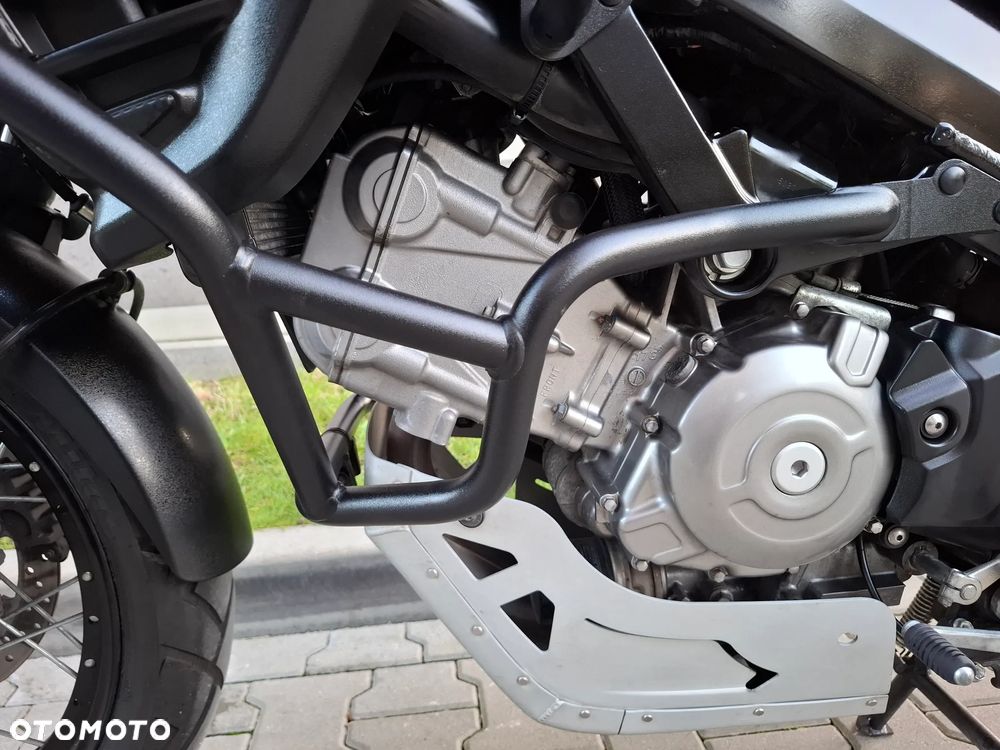 Suzuki V-STROM - 16