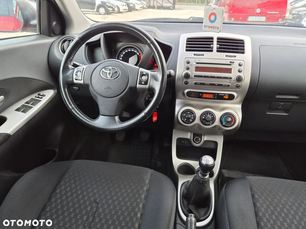 Toyota Urban Cruiser - 8