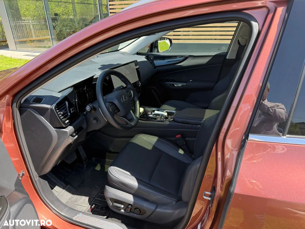 Lexus Seria NX - 12