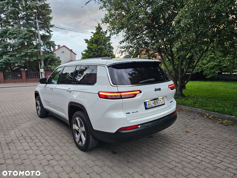 Jeep Grand Cherokee - 35