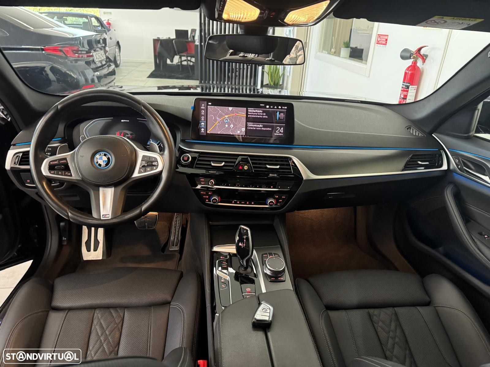 BMW 530 e Pack Desportivo M - 11
