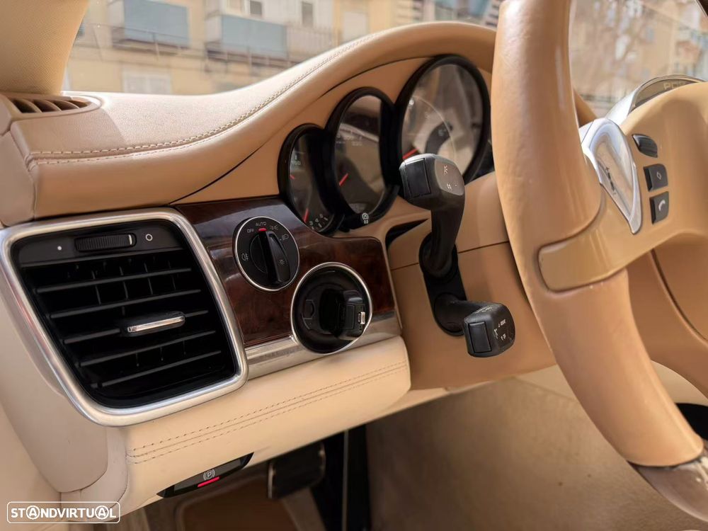 Porsche Panamera S PDK - 9