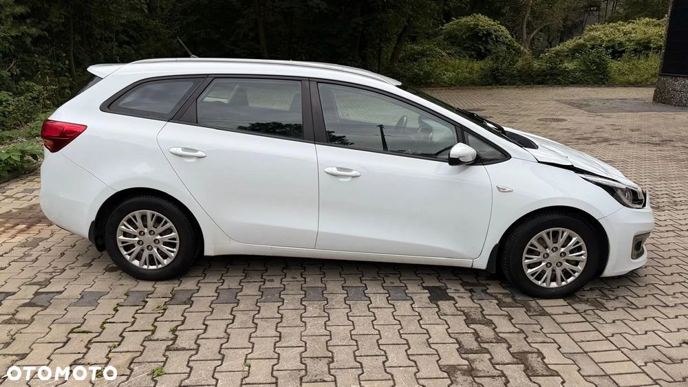 Kia Ceed 1.6 CRDi L Business Line - 12