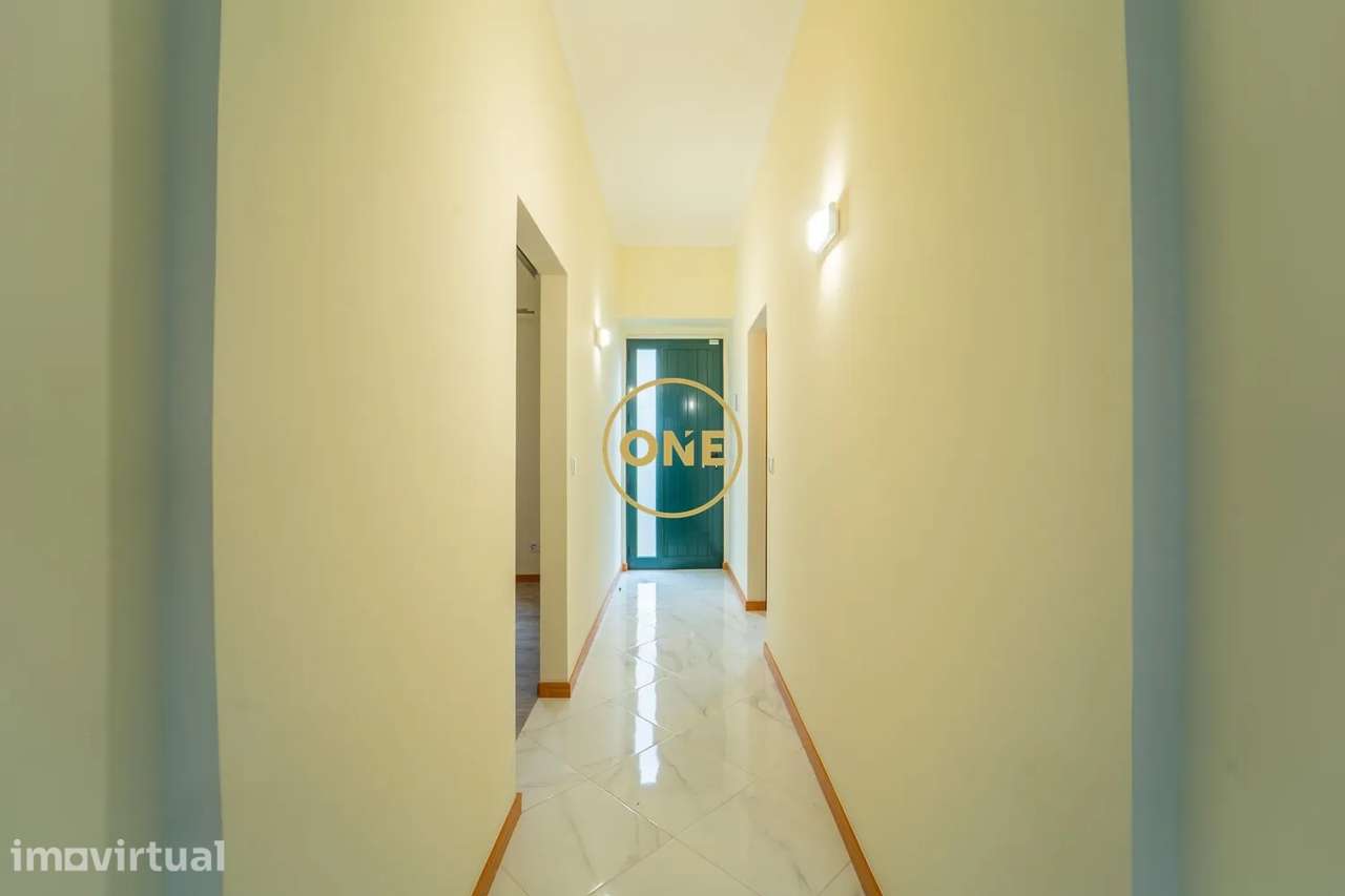 Moradia totalmente renovada, no centro da Ribeira Grande - Grande imagem: 4/26