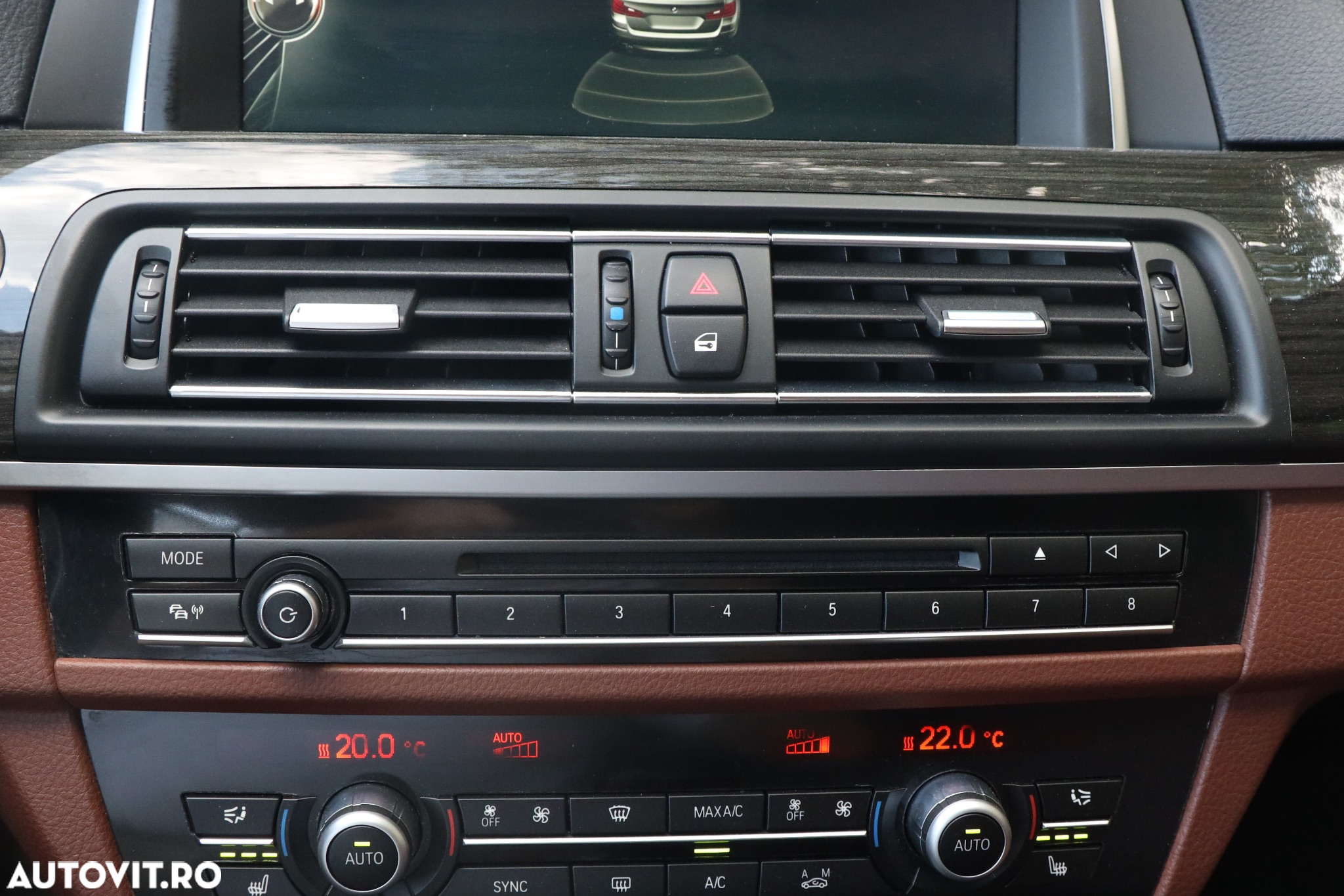 BMW Seria 5 520i Touring Aut. Luxury Line - 24