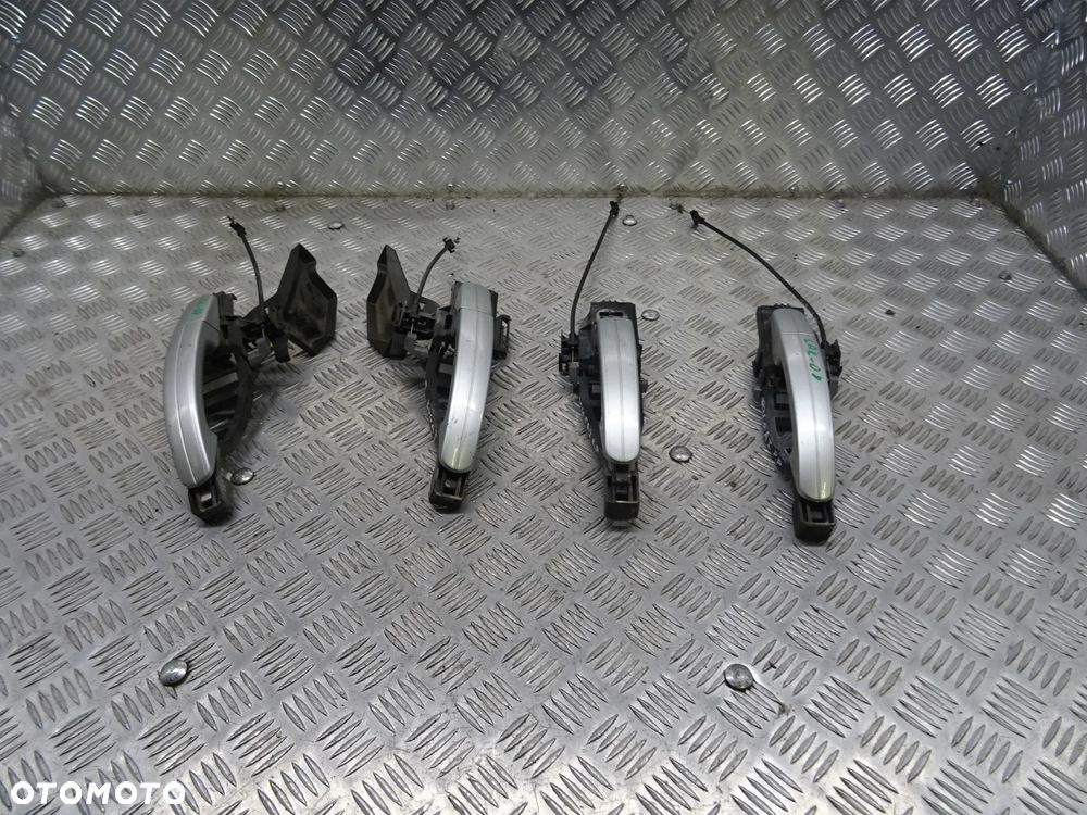 FORD KUGA MK1 08-13 2.0 TDCI 140KM KLAMKA PRAWA LEWA PRZÓD PRZEDNIA TYŁ TYLNA - 1