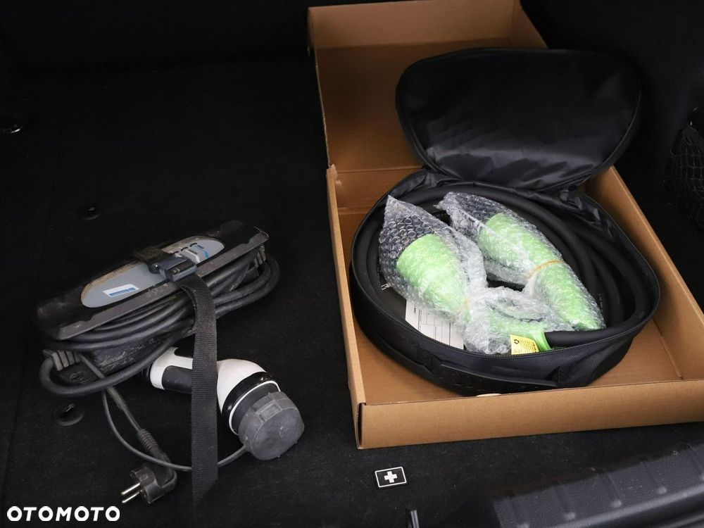 BMW Seria 3 330e iPerformance Luxury Line - 39