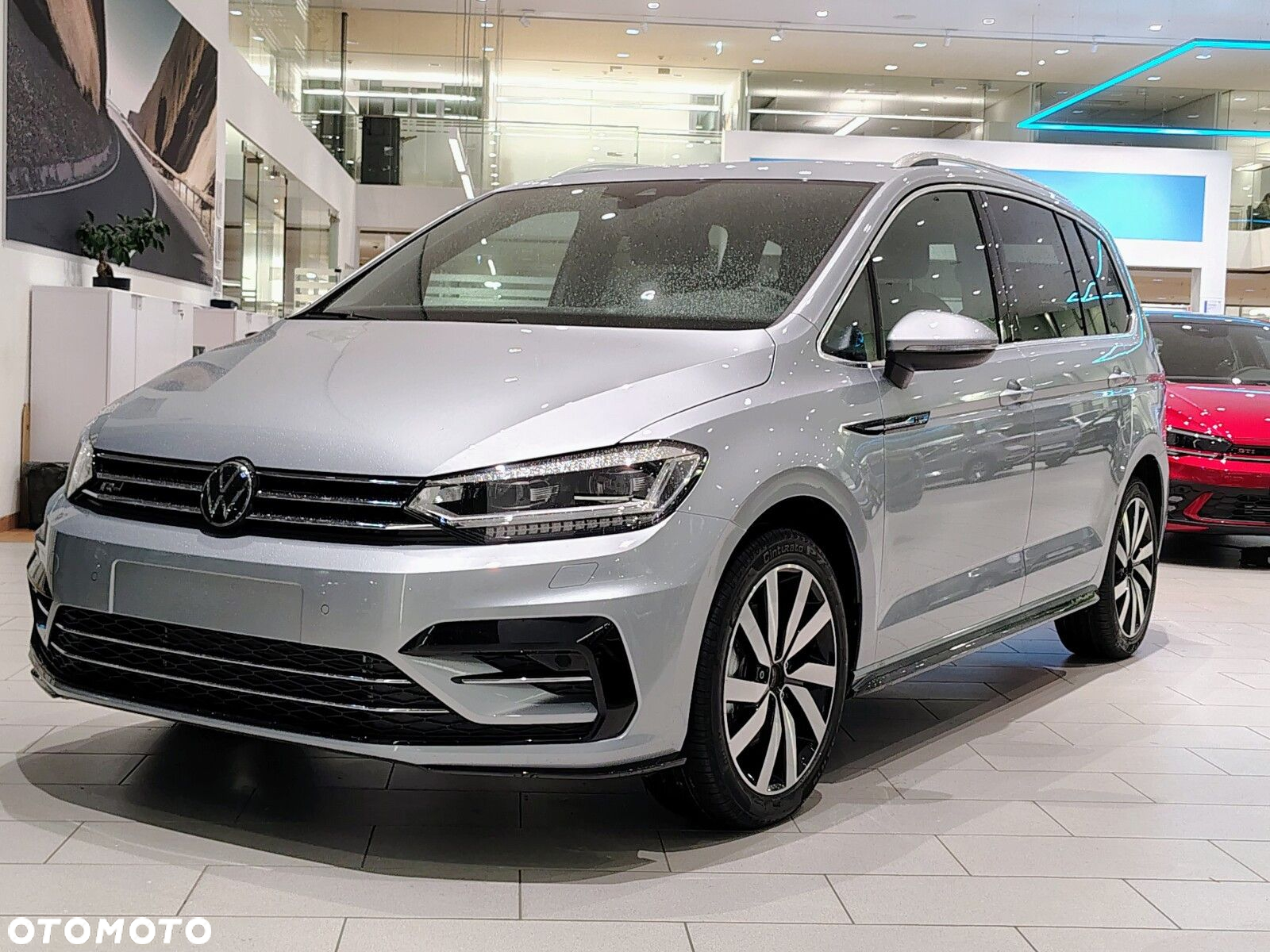 Volkswagen Touran - 4