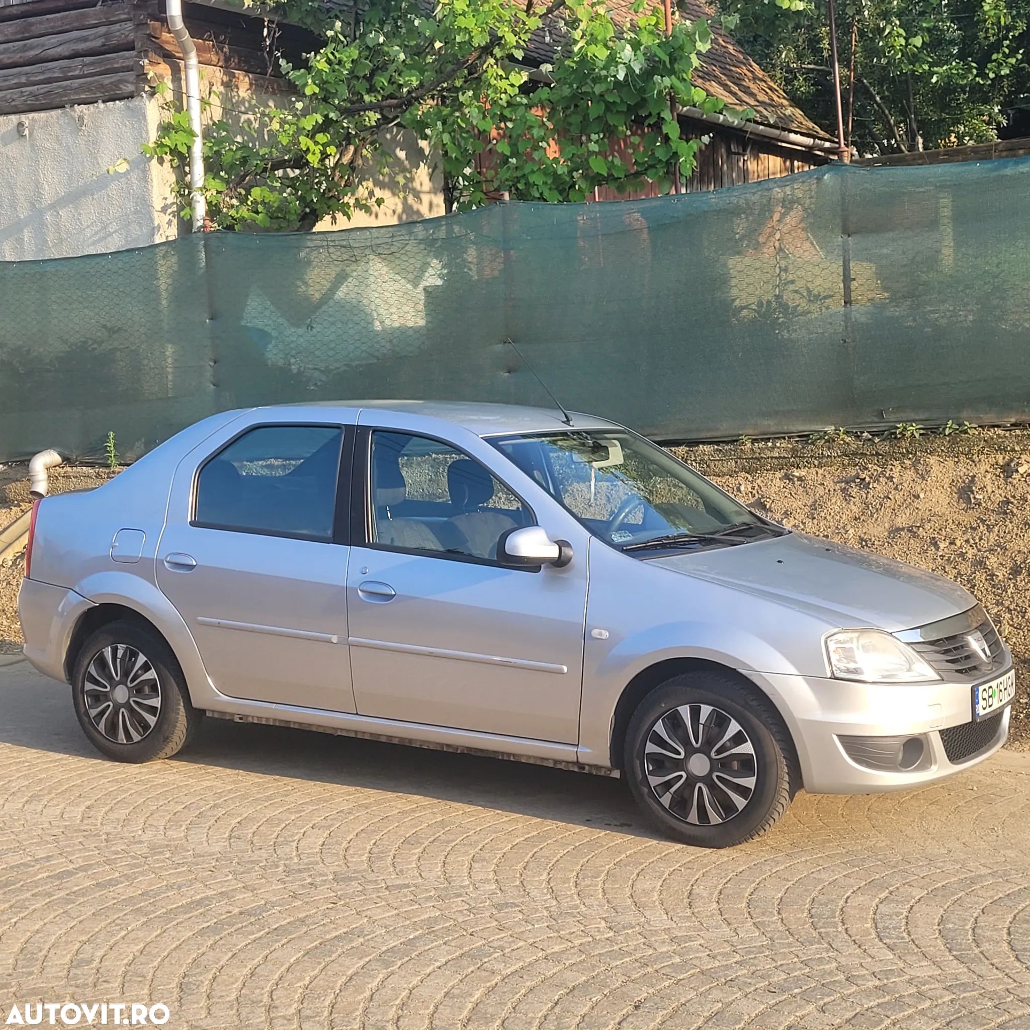 Dacia Logan - 1