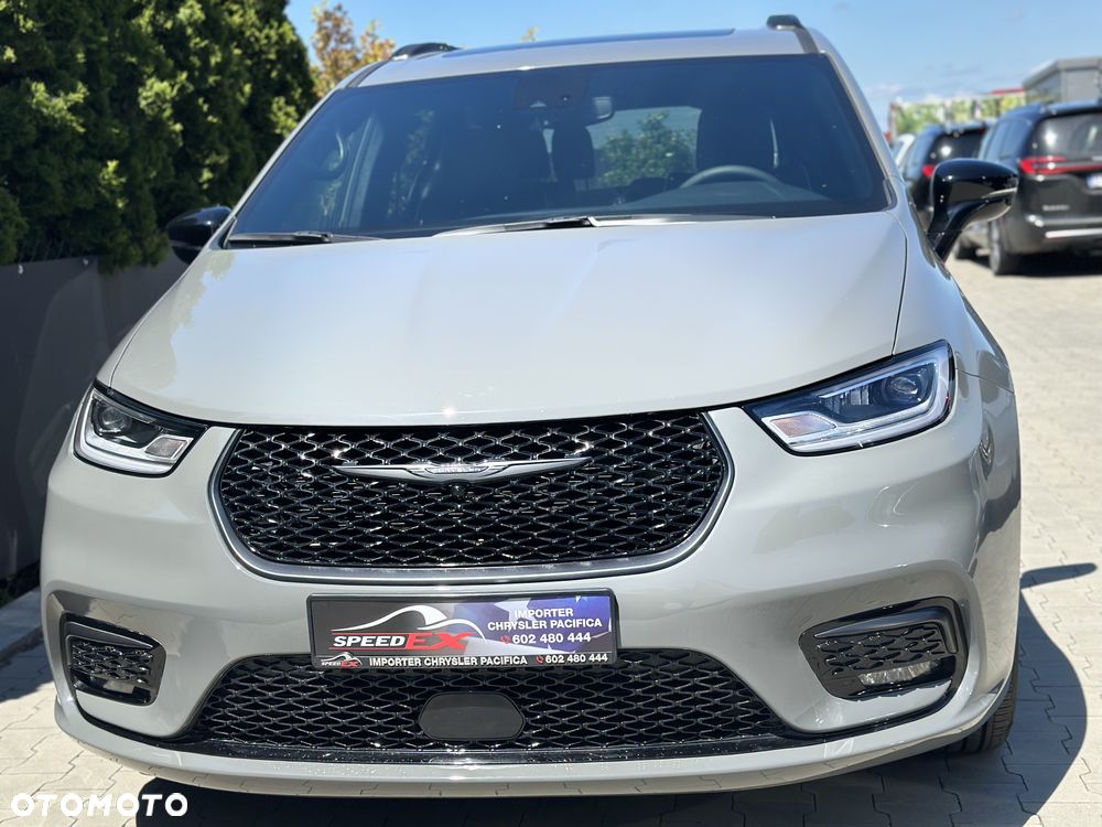 Chrysler Pacifica - 3
