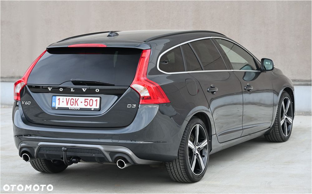 Volvo V60 D3 R-Design - 3