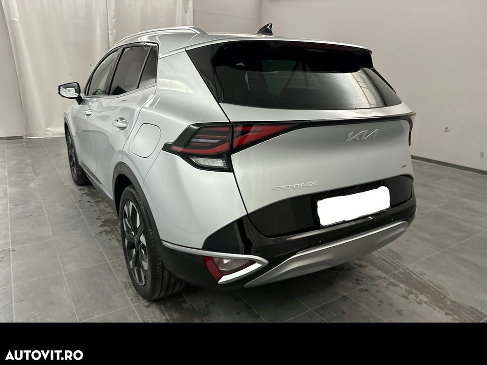 Kia Sportage 1.6 T-GDI PHEV 6AT 4x4 Business Line - 4