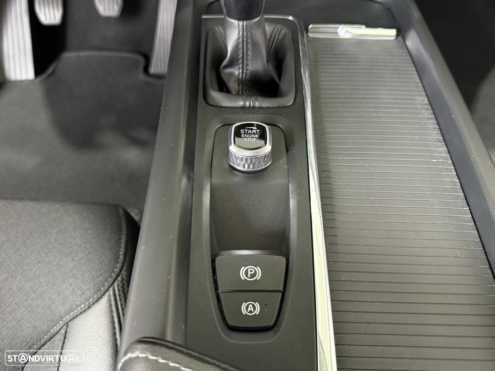 Volvo XC 60 2.0 D3 Momentum Plus - 31