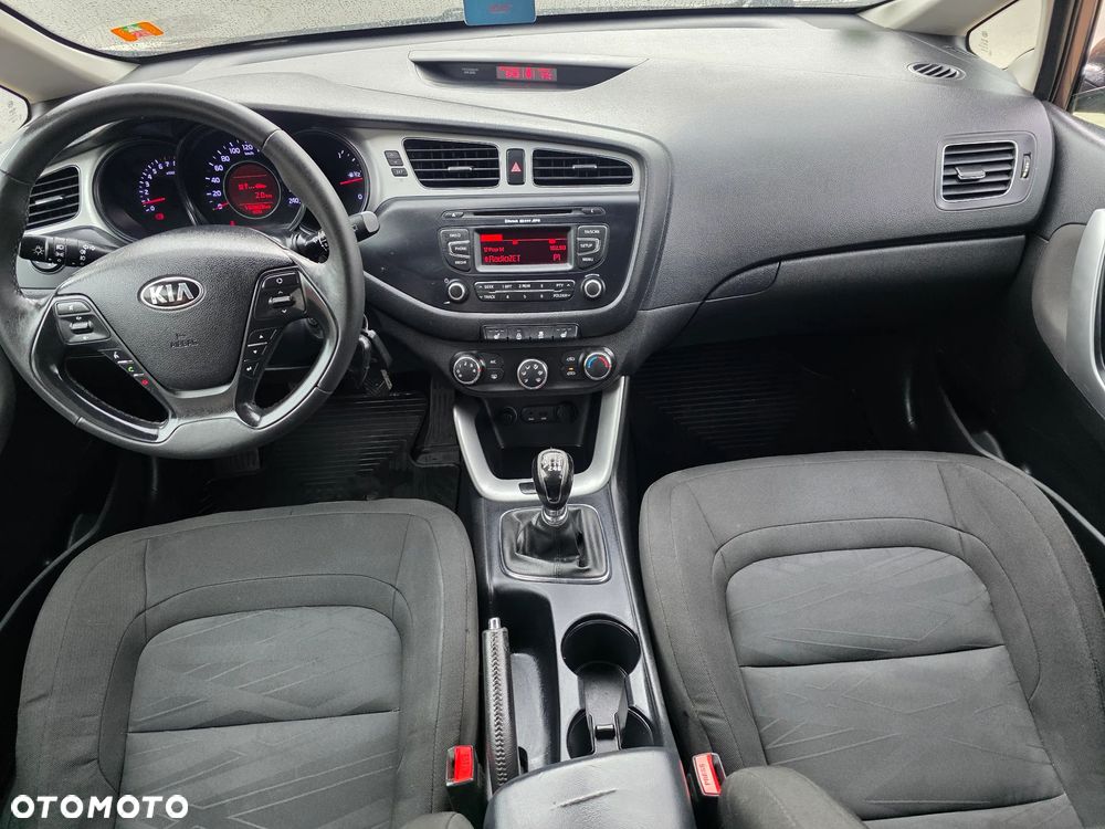 Kia Ceed 1.6 GDI L - 23