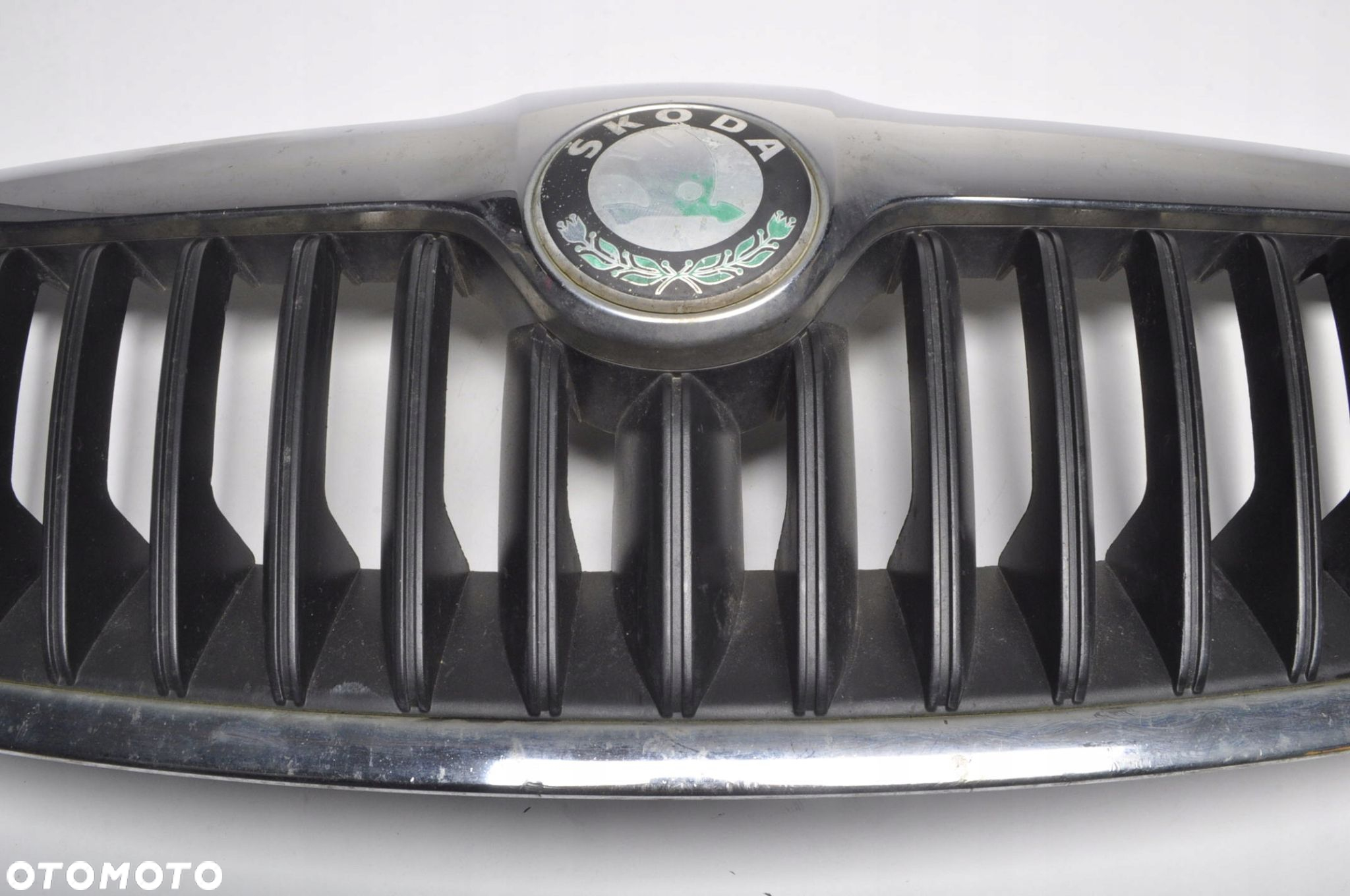 SKODA OCTAVIA II ATRAPA GRIL GRILL 1Z0853651C - 3
