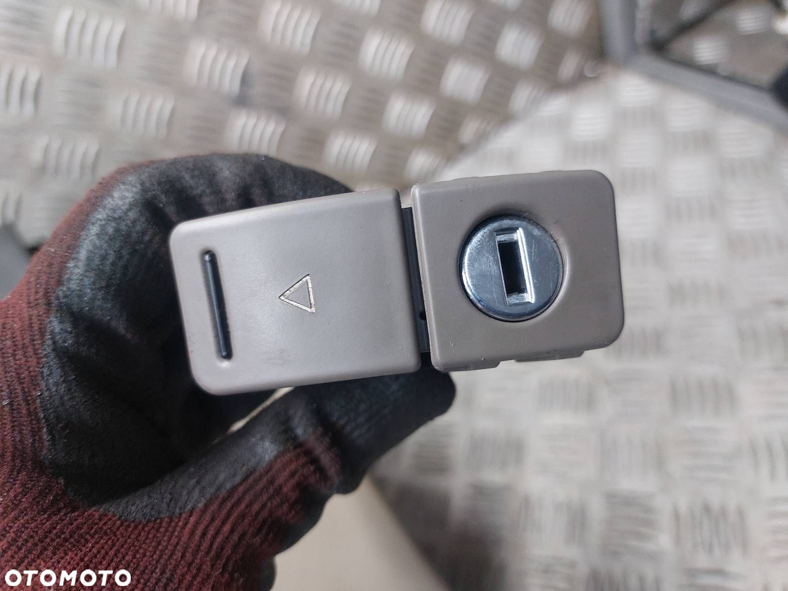 SCHOWEK PASAŻERA + ZAMEK PRZYCISK AUDI A8 D2 4D1857147C 4D1857095LL - 3