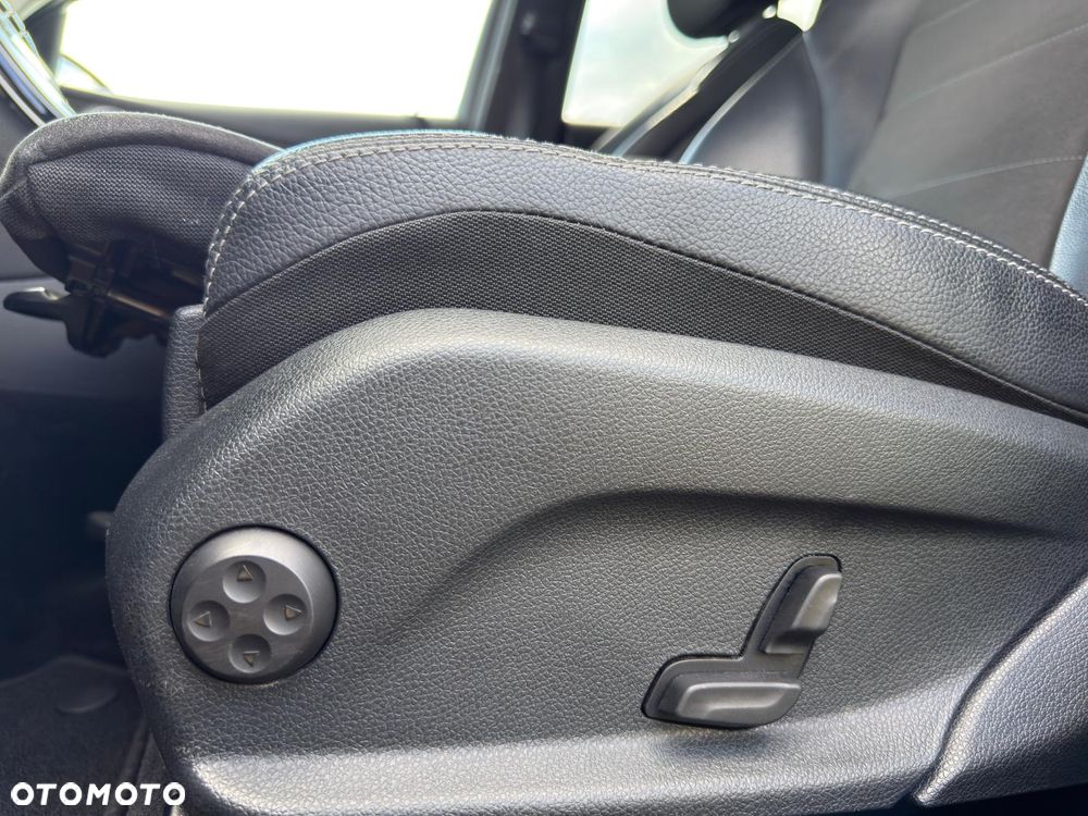 Mercedes-Benz GLC 250 4Matic 9G-TRONIC AMG Line - 11