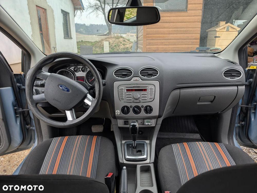 Ford Focus 1.6 Trend - 14