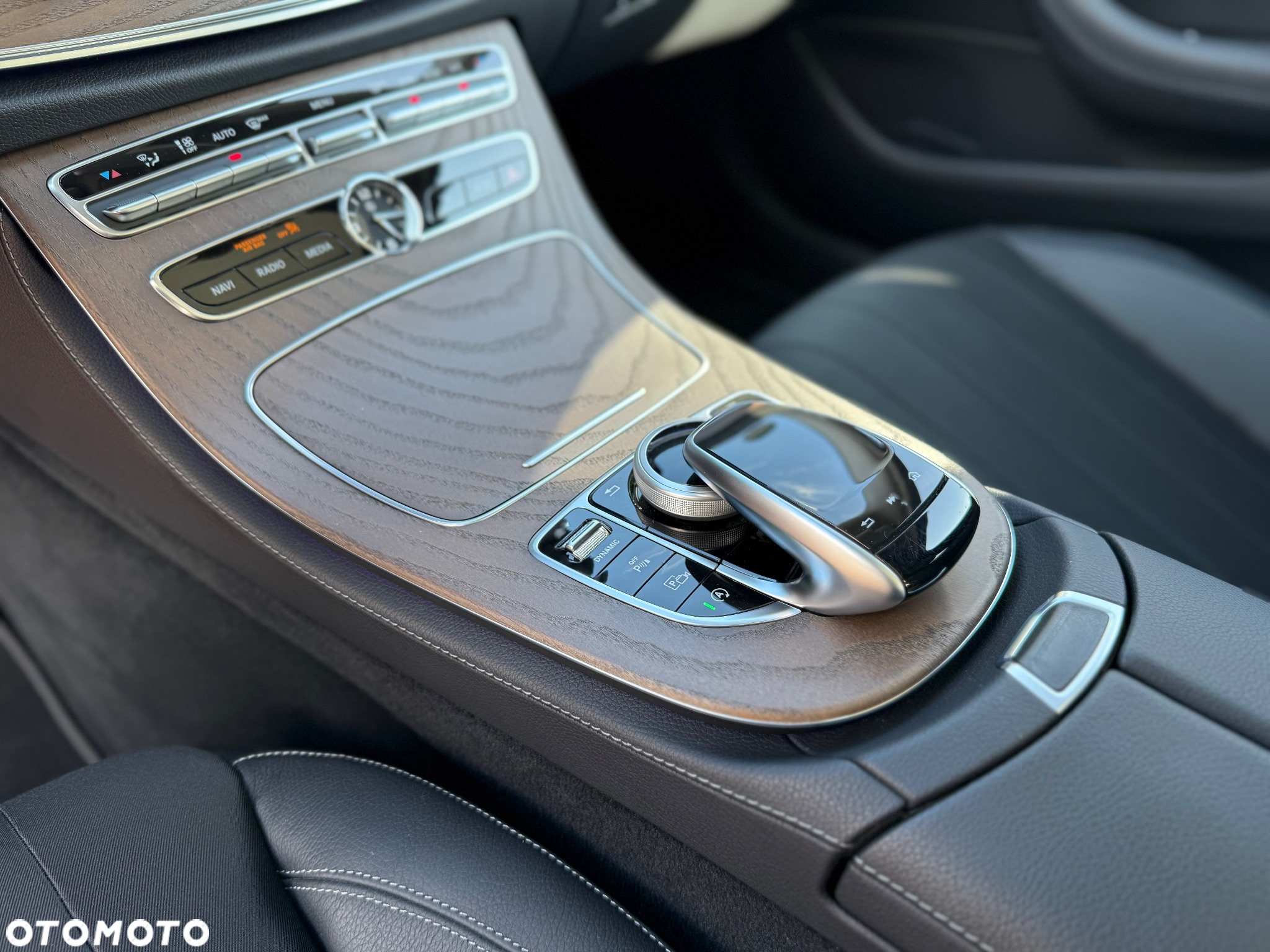 Mercedes-Benz Klasa E 200 4-Matic 9G-TRONIC - 15