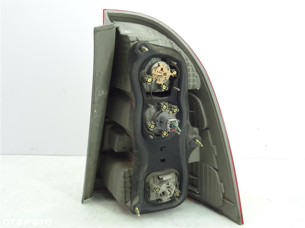 Lampa LEWA tylna tył Toyota Corolla E12 KOMBI KOITO 2001-2007R - 3