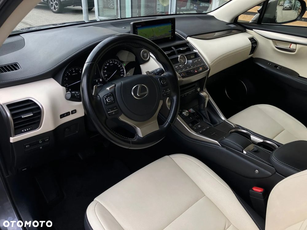 Lexus NX 300 F Impression AWD - 37