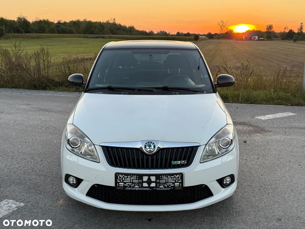 Skoda Fabia 1.4 TSI DSG RS - 2