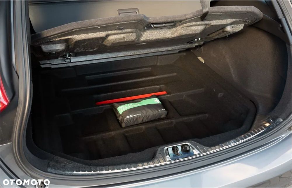 Volvo V60 D5 Geartronic RDesign - 36