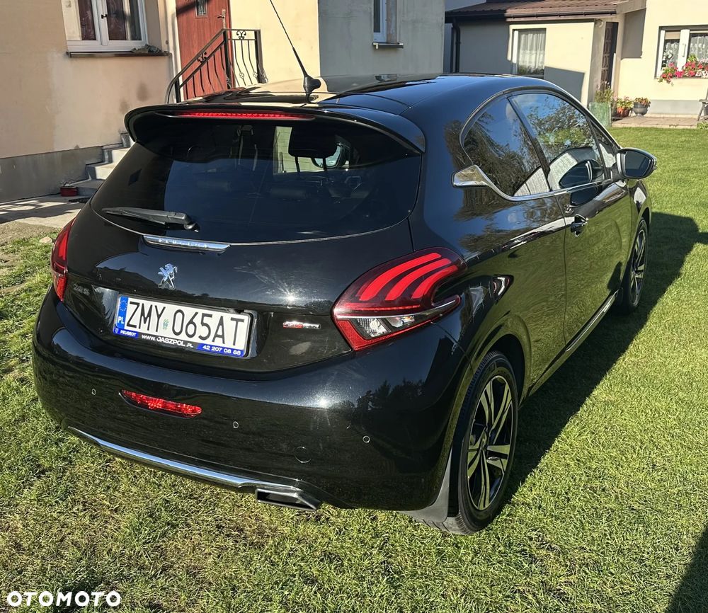 Peugeot 208 1.2 PureTech Allure S&S - 6