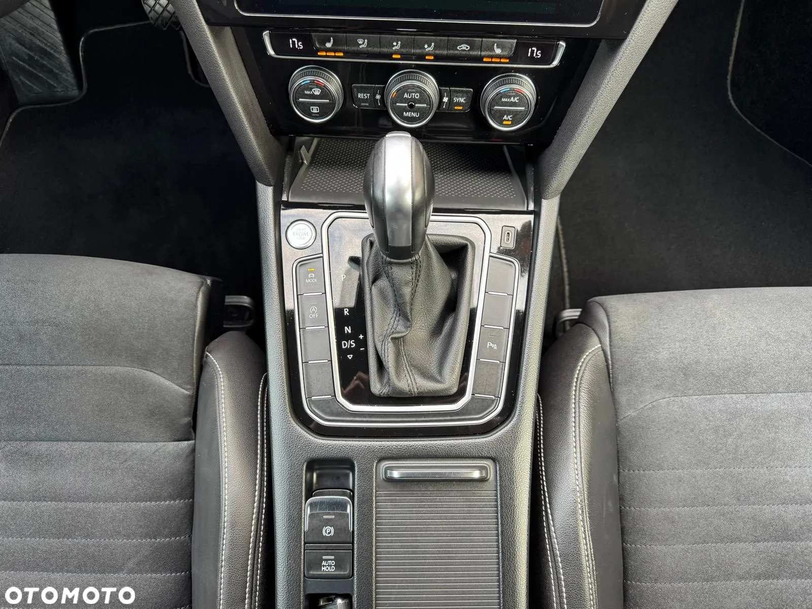 Volkswagen Passat 2.0 TSI Elegance DSG - 28