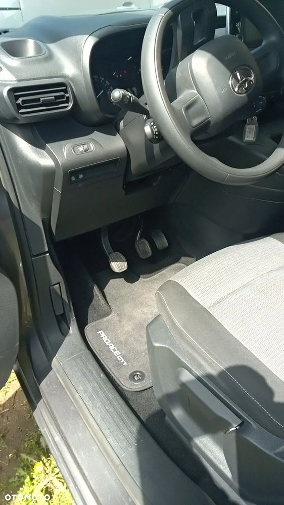 Toyota Proace City Verso Long 1.5 D-4D Business - 18