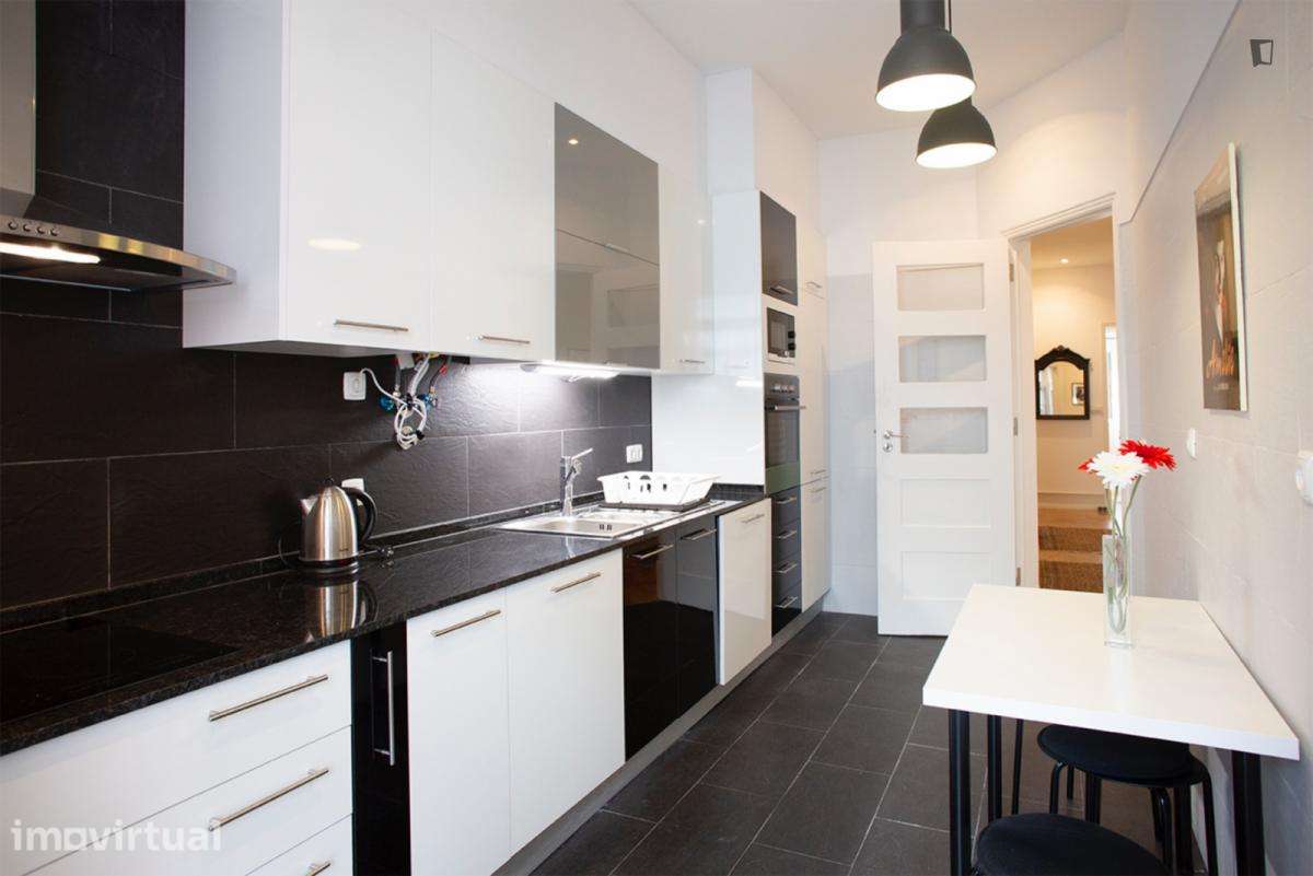 Quarto - localizado em Alameda Lisbon - Grande imagem: 4/9