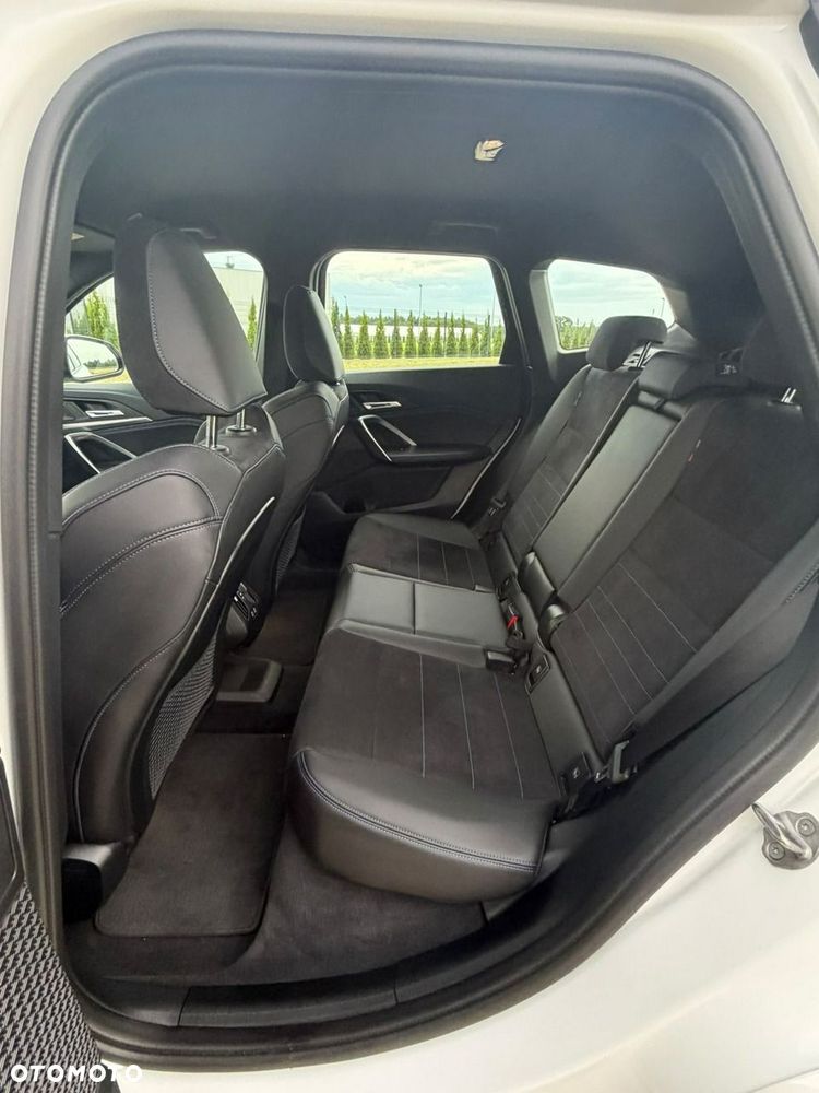 BMW iX1 eDrive20 66.5kWh M Sport - 18