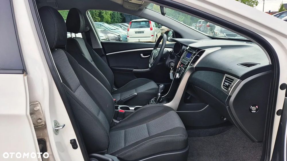 Hyundai i30 1.4 Intro Edition - 36