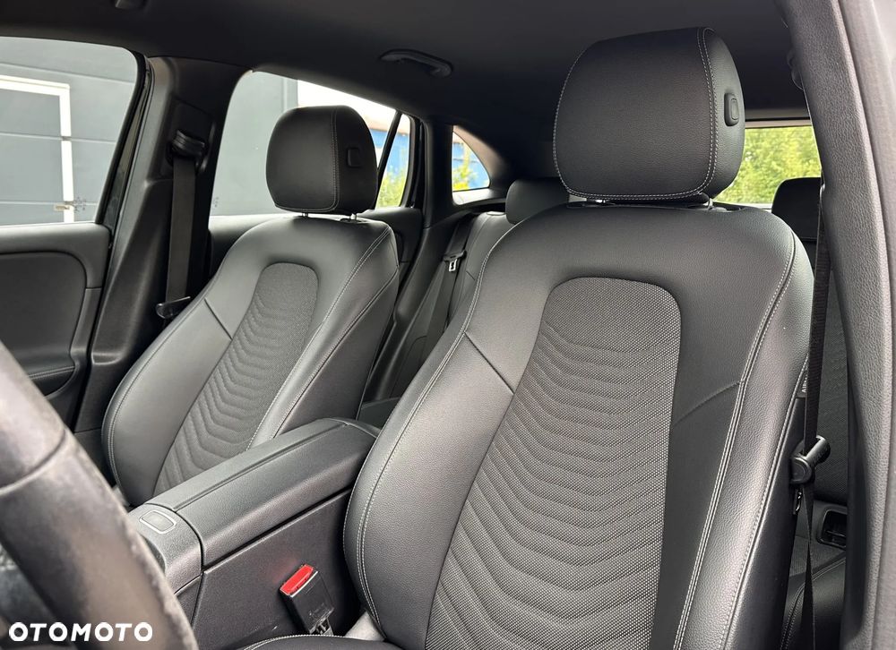 Mercedes-Benz GLA 200 Style - 9