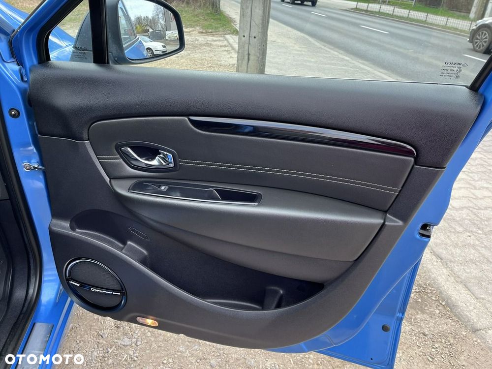 Renault Grand Scenic - 17