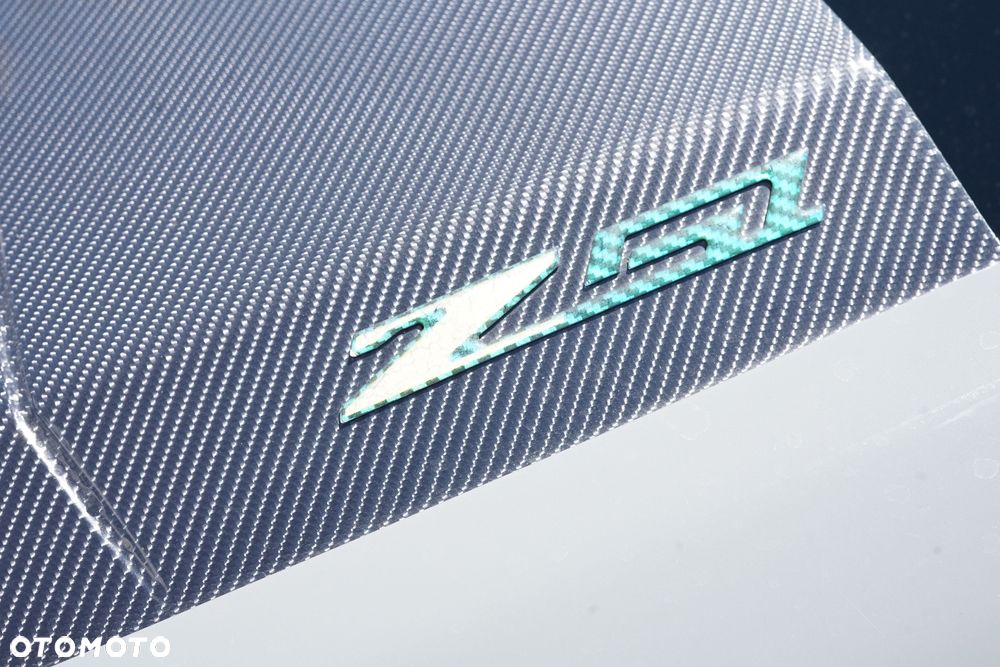 Chevrolet Corvette - 12