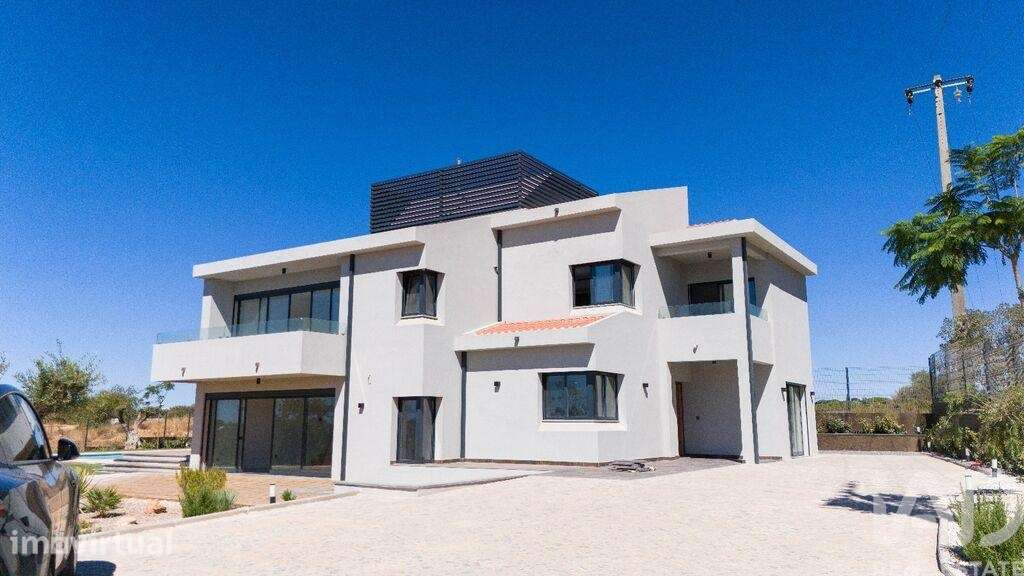 Casa de Campo T5 em Quarteira de 321,00 m2 - Grande imagem: 4/29