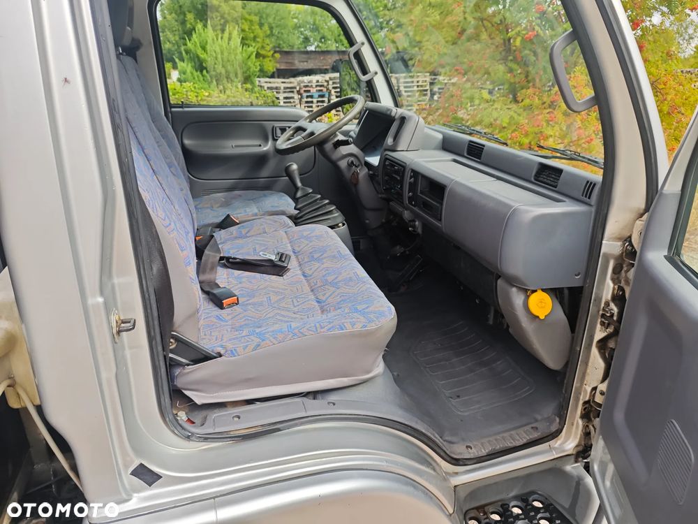 Nissan CABSTAR - 6