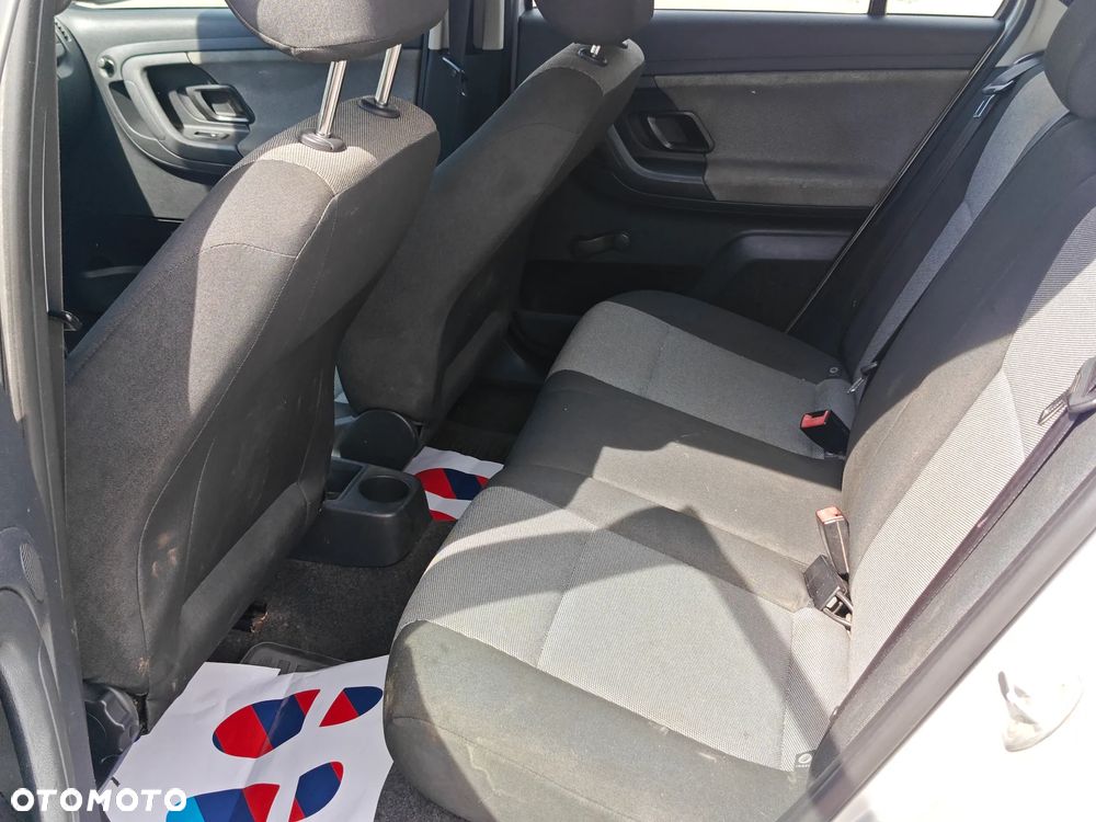 Skoda Fabia 1.6 TDI DPF Ambiente - 11