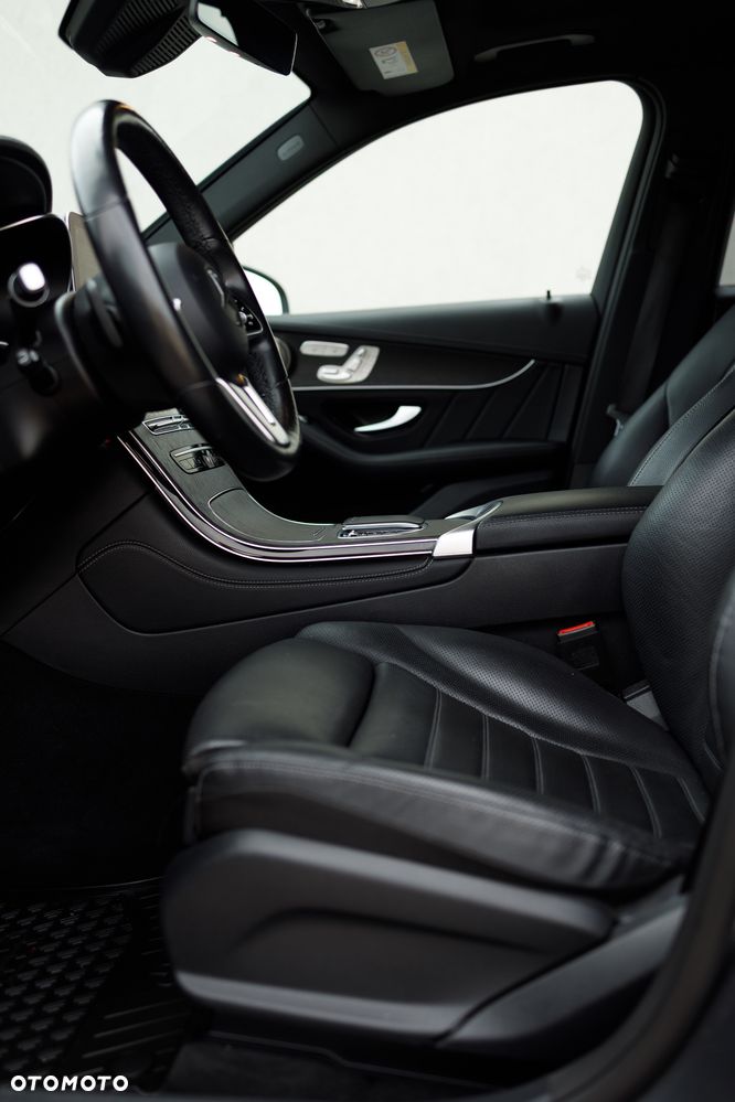 Mercedes-Benz GLC 300 de 4Matic 9G-TRONIC AMG Line Plus - 27