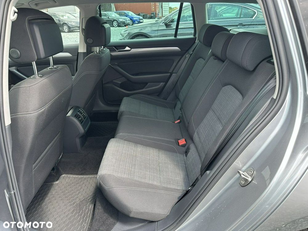 Volkswagen Passat - 14