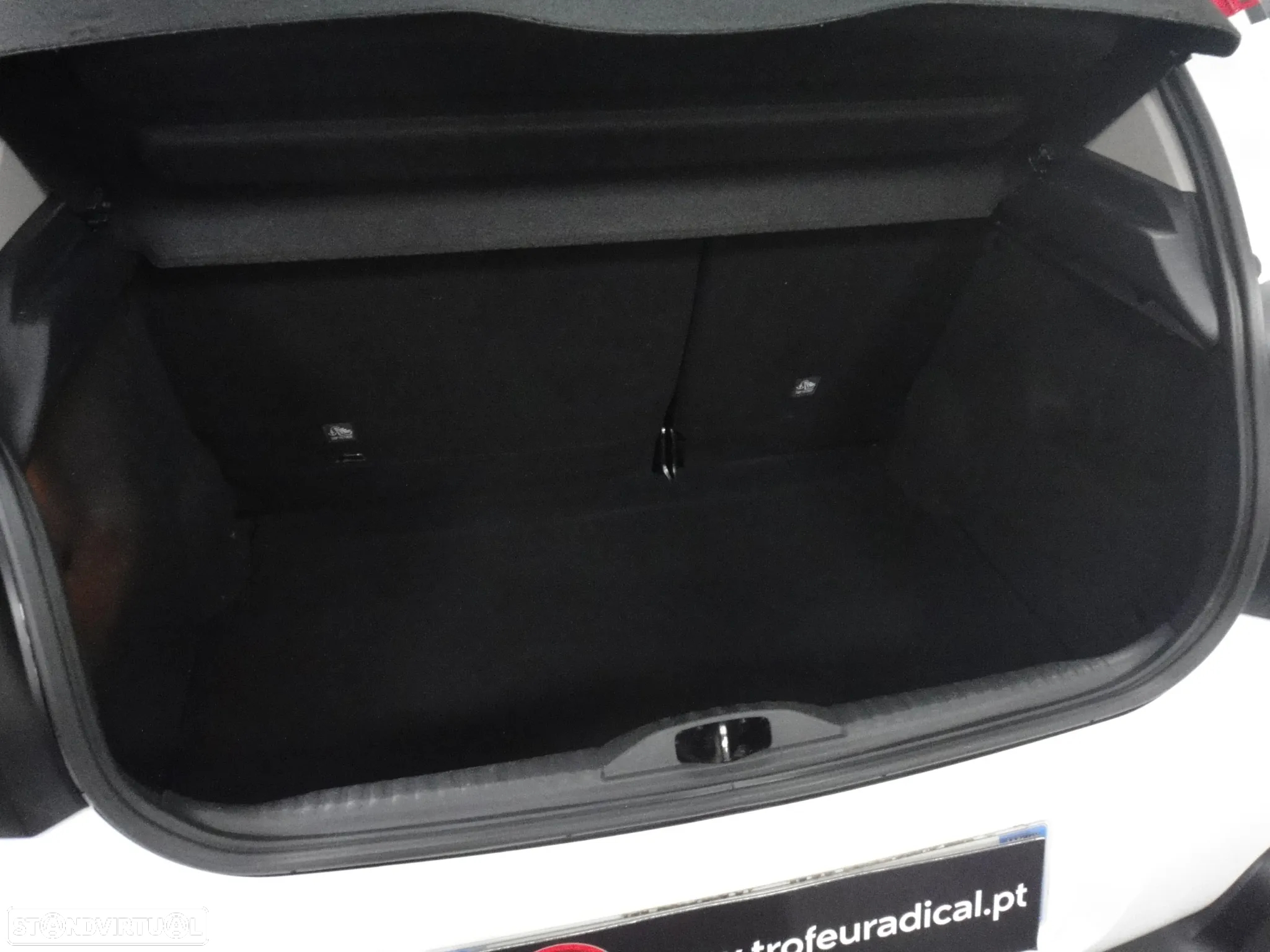 Citroën C3 1.2 PureTech Shine EAT6 - 14