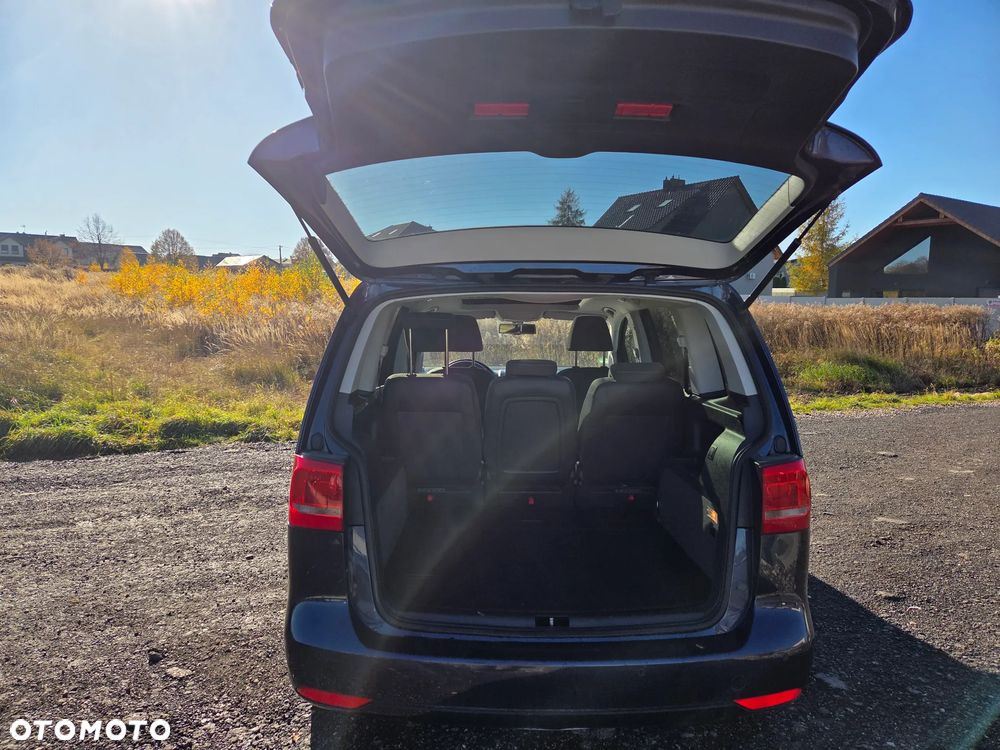 Volkswagen Touran 2.0 TDI DPF DSG MATCH - 10