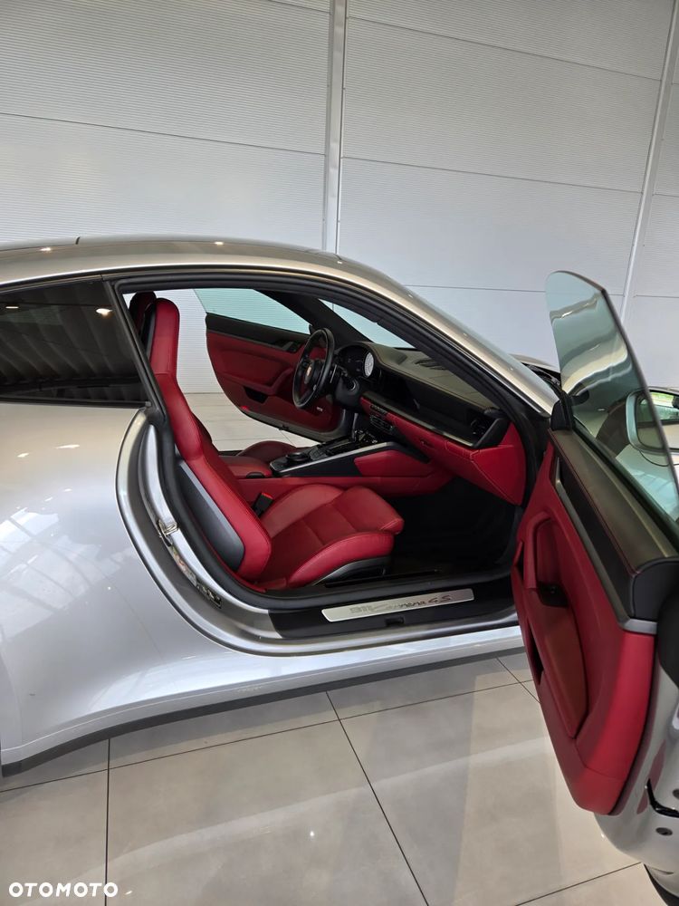 Porsche 911 Carrera 4S - 15