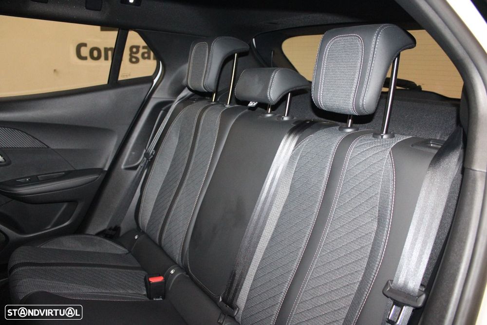 Peugeot e-2008 54 kWh Allure - 34