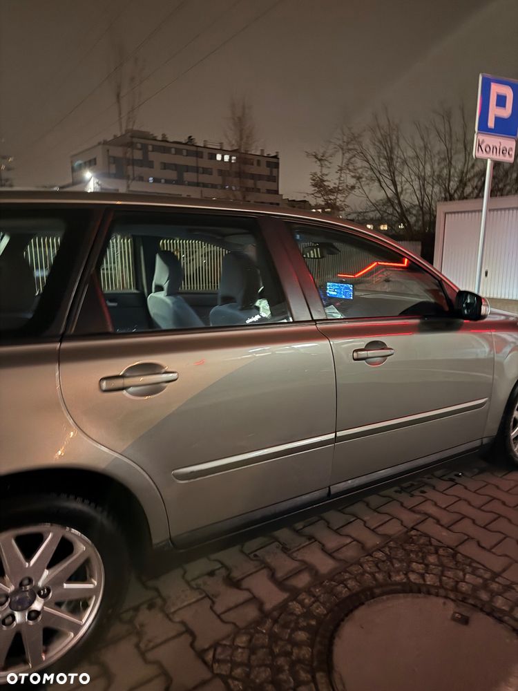 Volvo V50 2.0D Momentum - 9