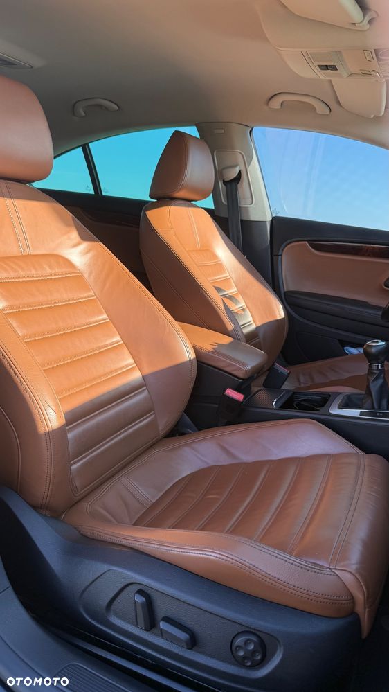 Volkswagen Passat CC - 12