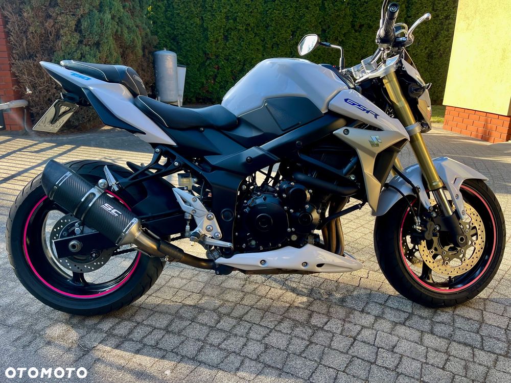 Suzuki GSR - 2