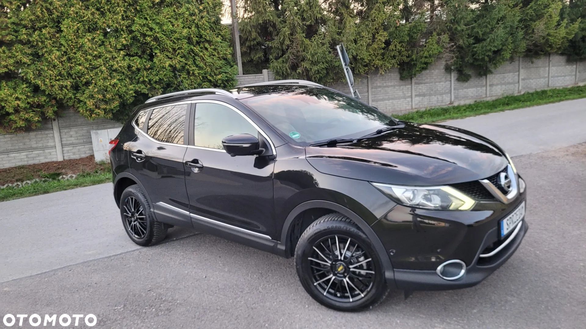 Nissan Qashqai 1.6 DCi 4x4 Black Edition EU6 - 1