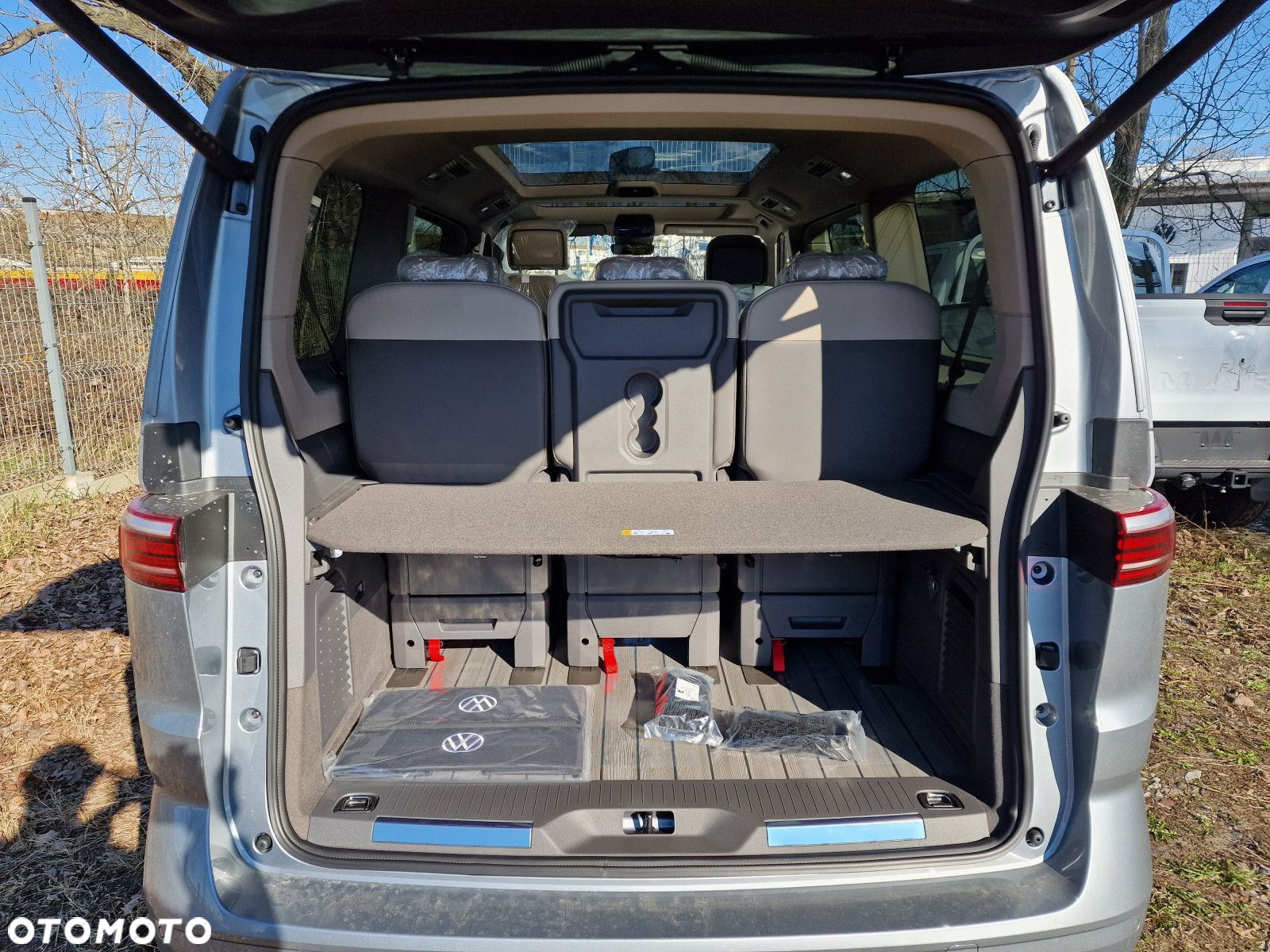 Volkswagen Multivan - 10